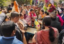 नगर अध्यक्ष आनन्द द्विवेदी के जन्मदिन पर बधाइयों का लगा तांता