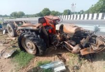 ट्रक और ट्रैक्टर की चपेट में आने से तीन कांवड़ियों की मौत